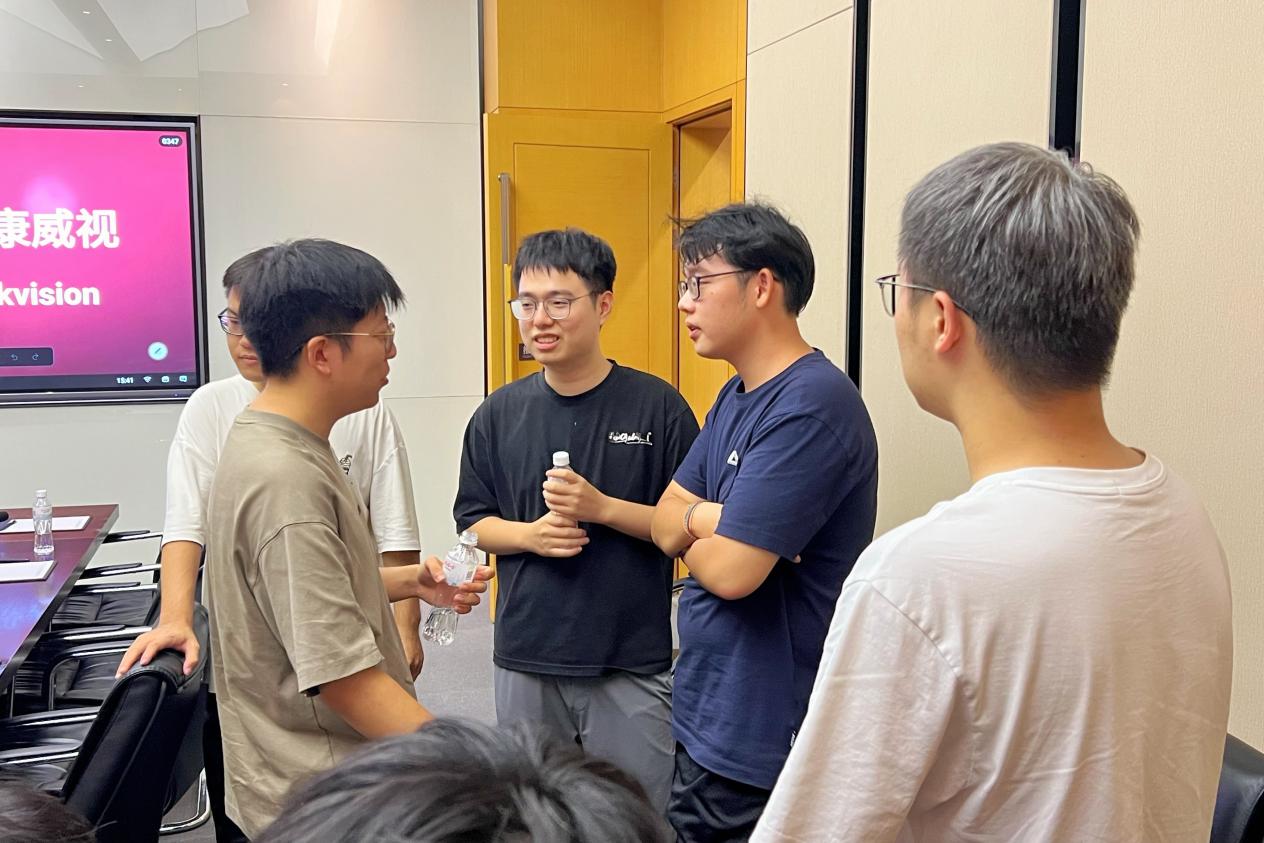 学生与在职校友交流